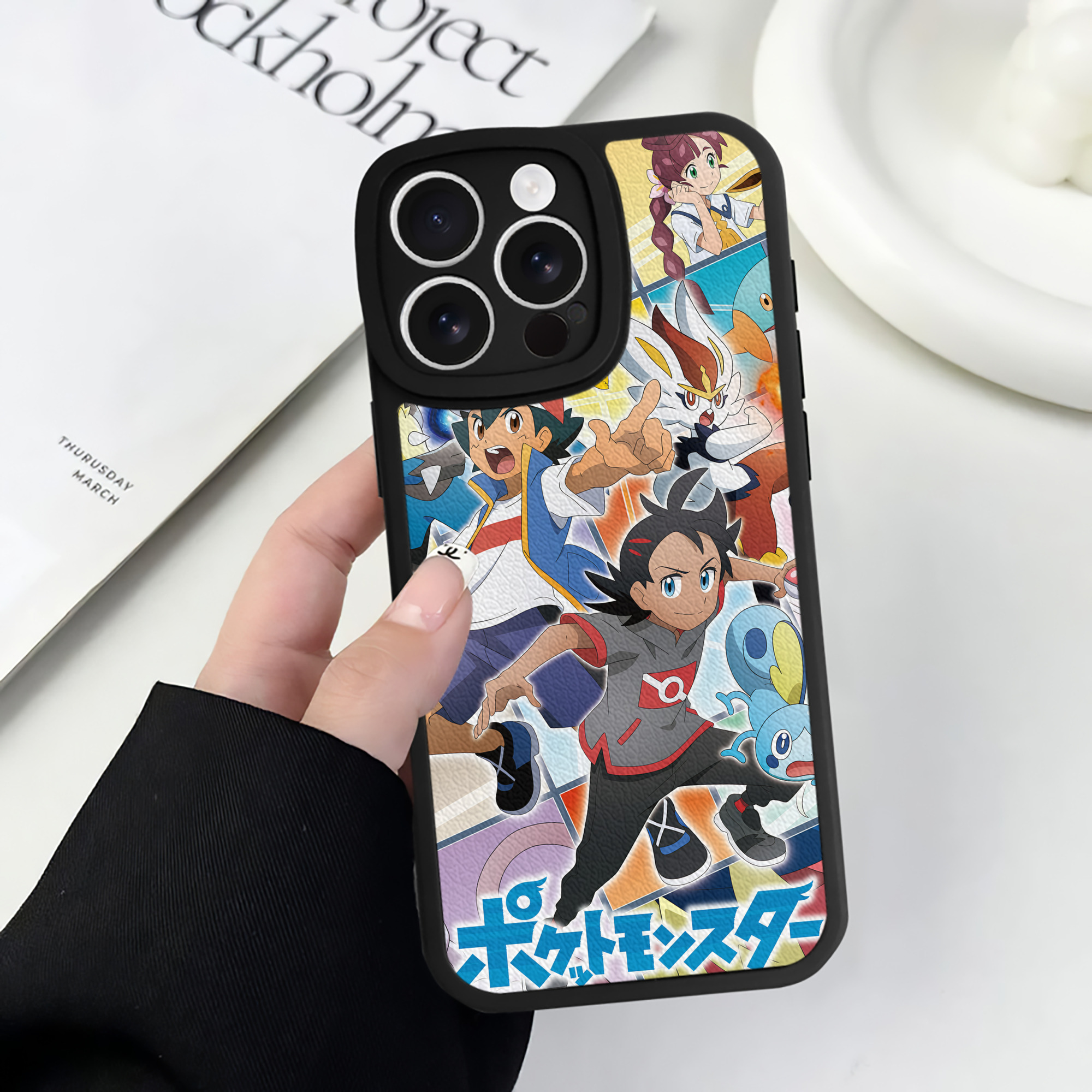 （画像用） ポケットモンスター Pokémon 【iPhone 16シリーズ対応】シリコンスマホケース（レザー調） 材質：シリコン
